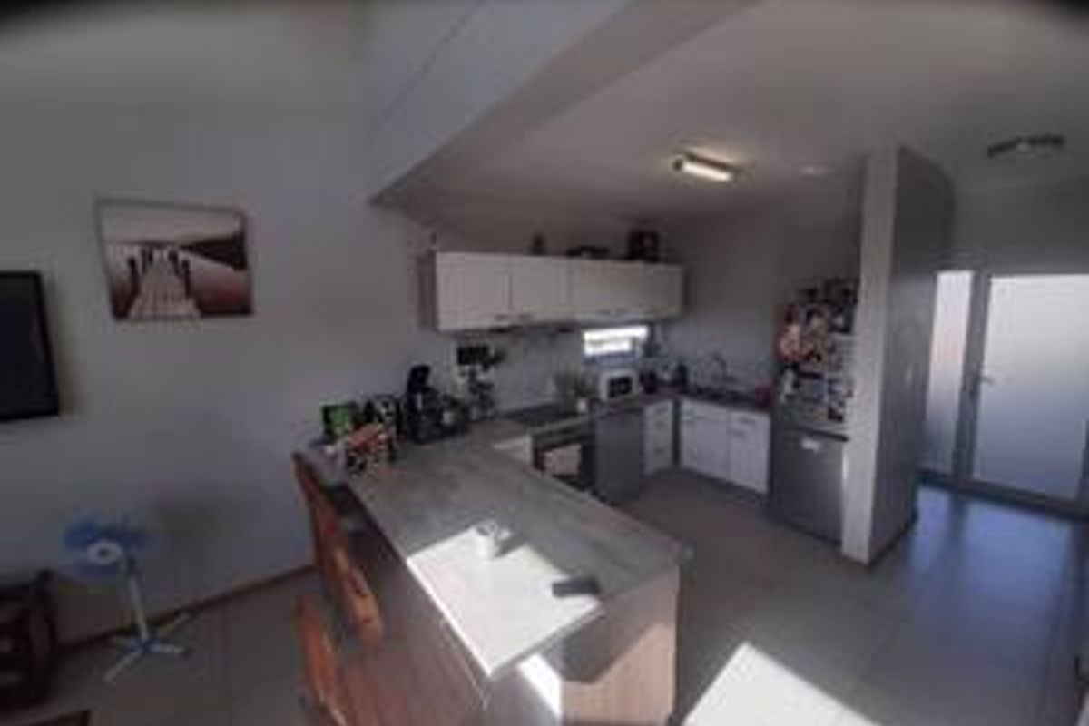 SELLING TOWNHOUSE BELOW VALUATION & AT A REDUCED PRICE - Photo 3