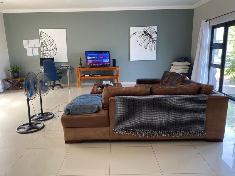 Beautiful 5 Bedroom House for Rental in Palm Lakes Estate - Photo 5