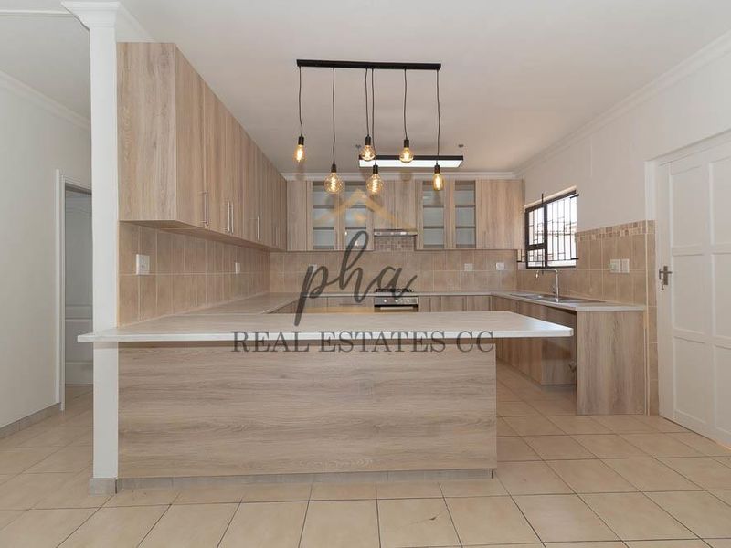 Newly Renovated Freestanding Home - Photo 5
