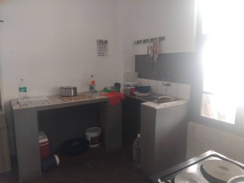 1bedroom house/Commercial  unite outside building - Photo 2