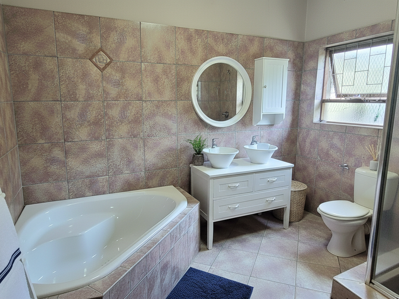 Parkside Family Home with Flatlet & Outeniqua Mountain Views - Photo 9