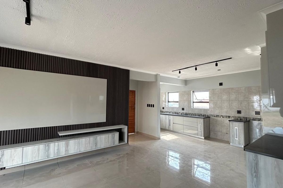 Newly Built Modern 4 Bedroom Full Title Double-Storey Home in Upmarket Secure Estate - Photo 2
