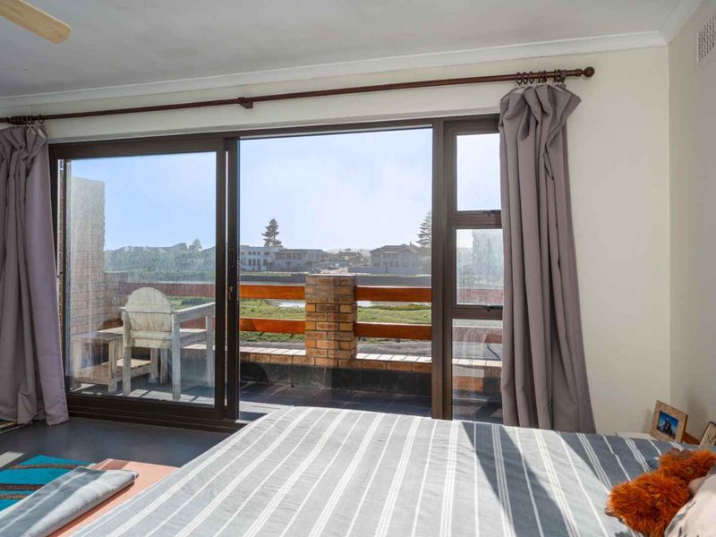 Three-Storey Three-Bed Sun-Kissed Views at Royal Mews - Photo 4