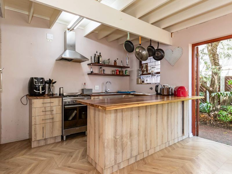 Stylish 3-bed freestanding duplex in Kenilworth, Cape Town - Photo 4