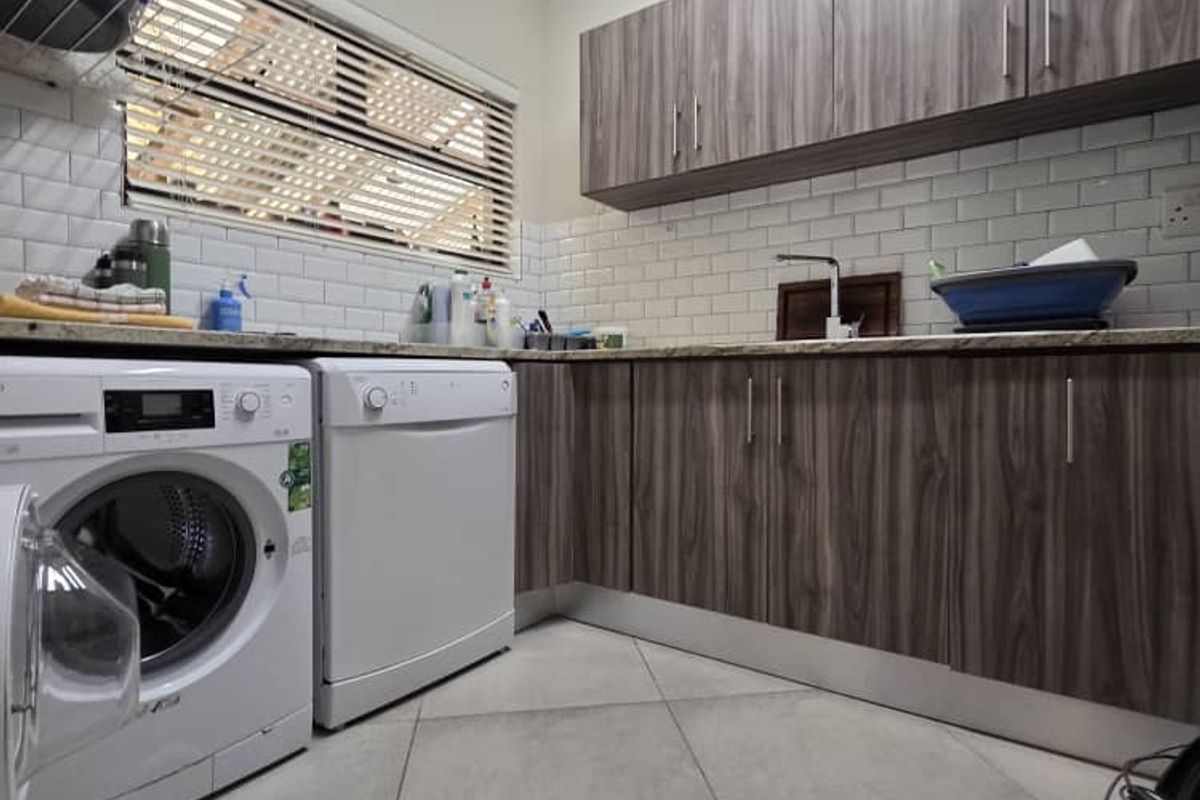 Spacious Three Bedroom Family Home for Sale in Ocean View - Photo 4