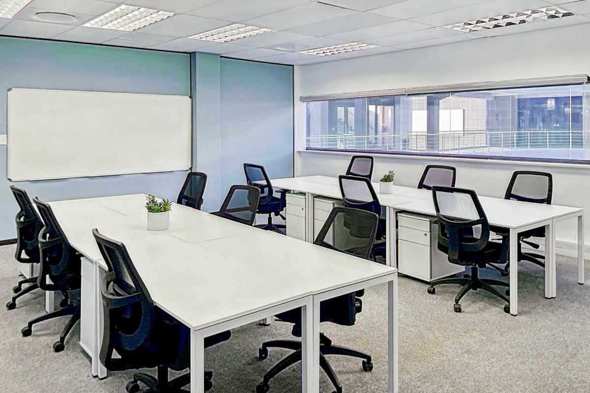 Tailor-made dream offices for 3 persons in Spaces Byls Bridge - Photo 4