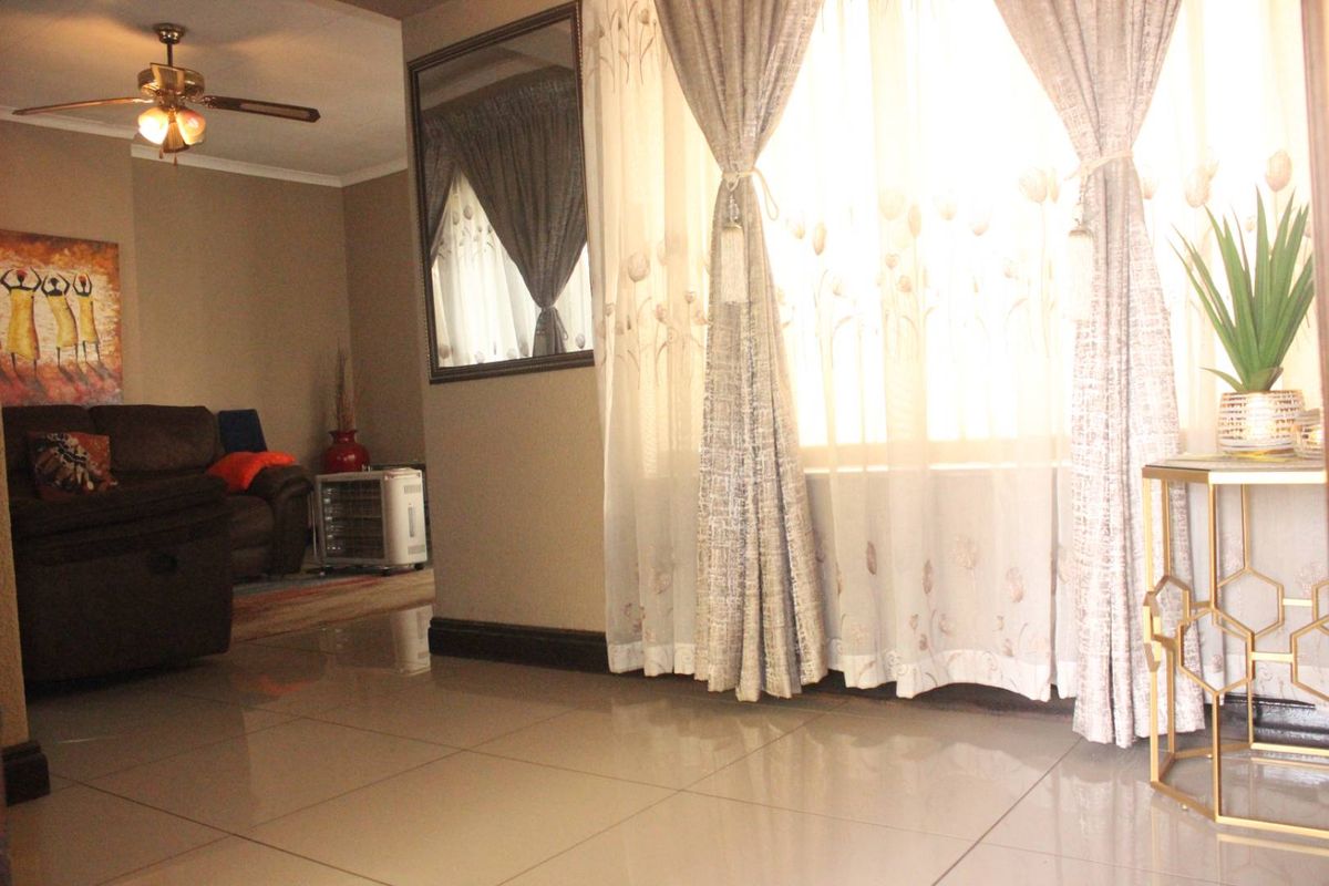 Beautiful home in good area - Photo 2