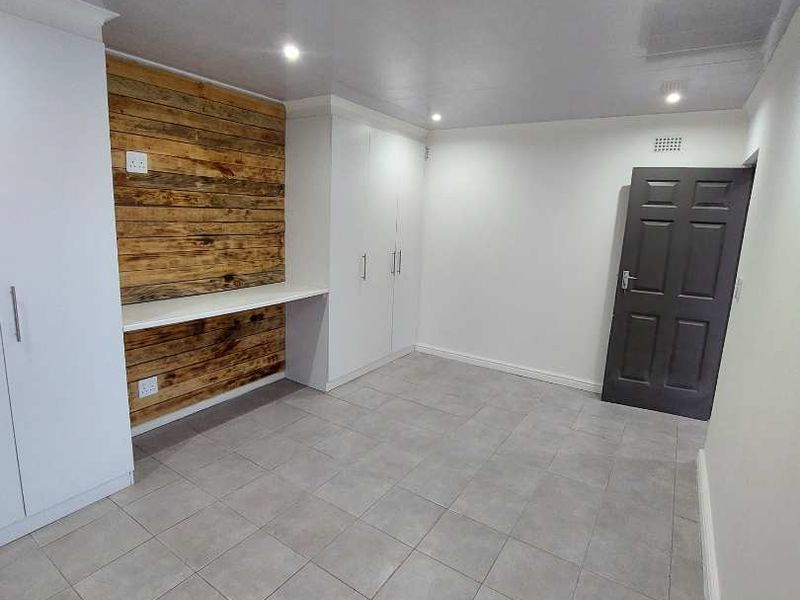 Spacious 1-Bedroom Separate Entrance for Rent in Sunnyside, Athlone - Photo 6