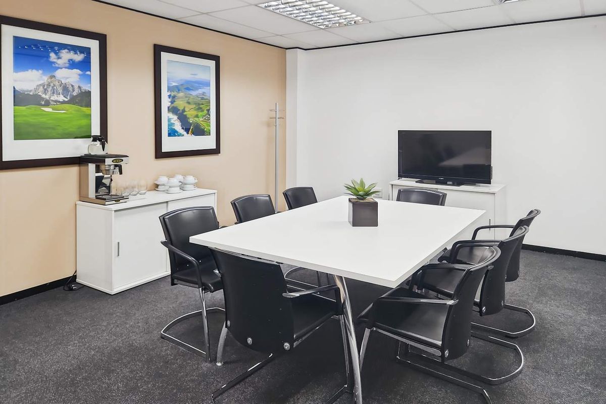 Coworking space in Regus Woodmead Country Club Estate - Photo 5