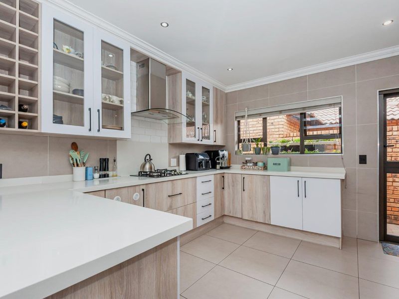 3 Bedroom House for Sale in New Redruth - Photo 5