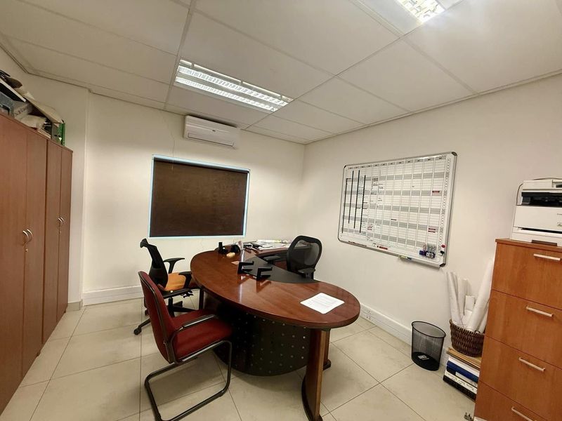 2 Office Sections available To Let - Photo 5