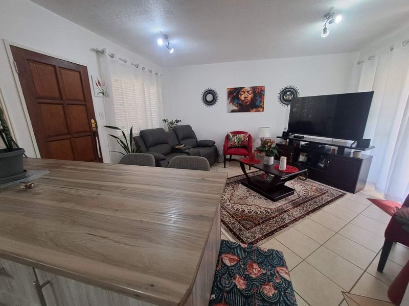 First Floor Unit For Sale in a Secure Estate! - Photo 9