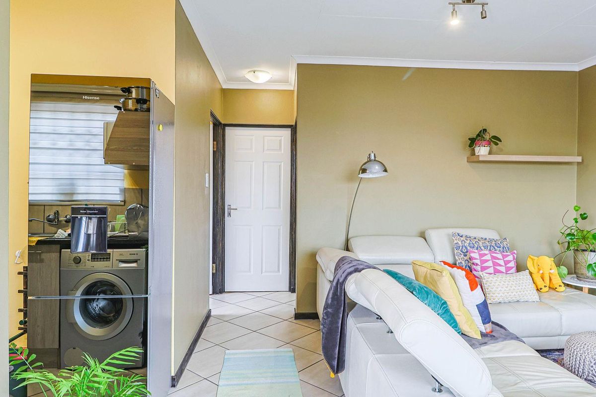 Modern 2-Bedroom Apartment in Secure Estate - Photo 3