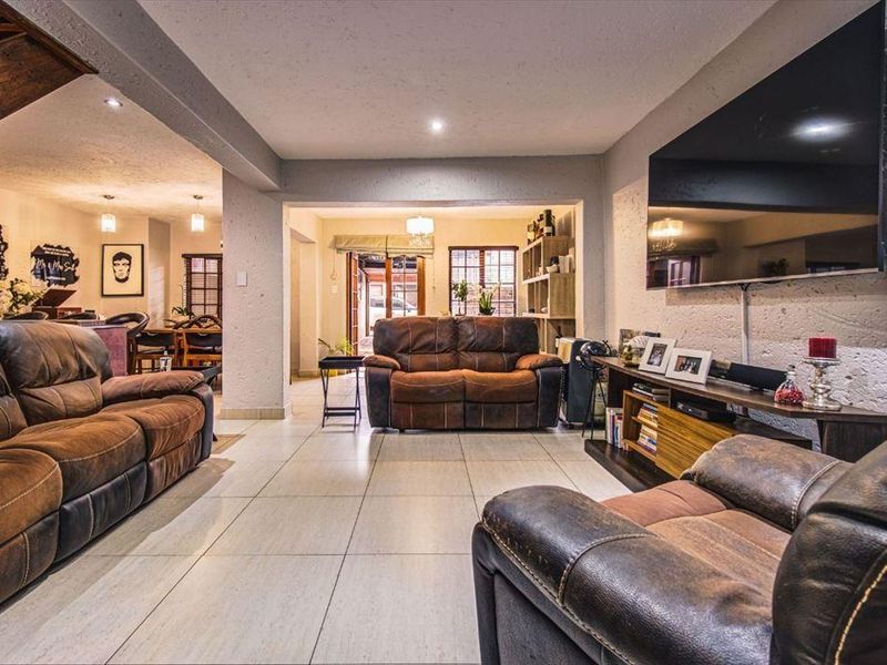 Duplex Cluster On Sale - Photo 5