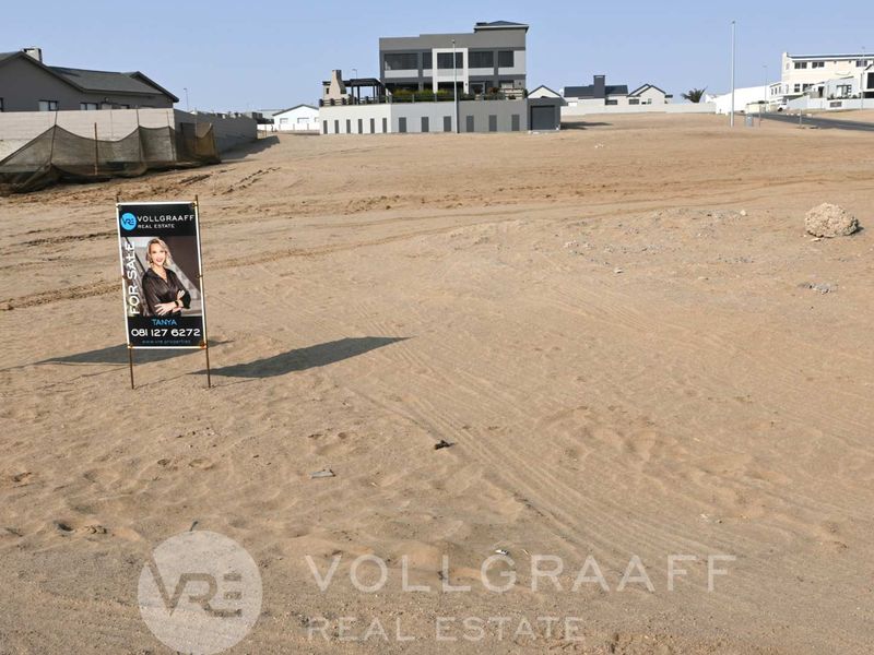 Vacant Residential Plot Steps from the Shore - Photo 2