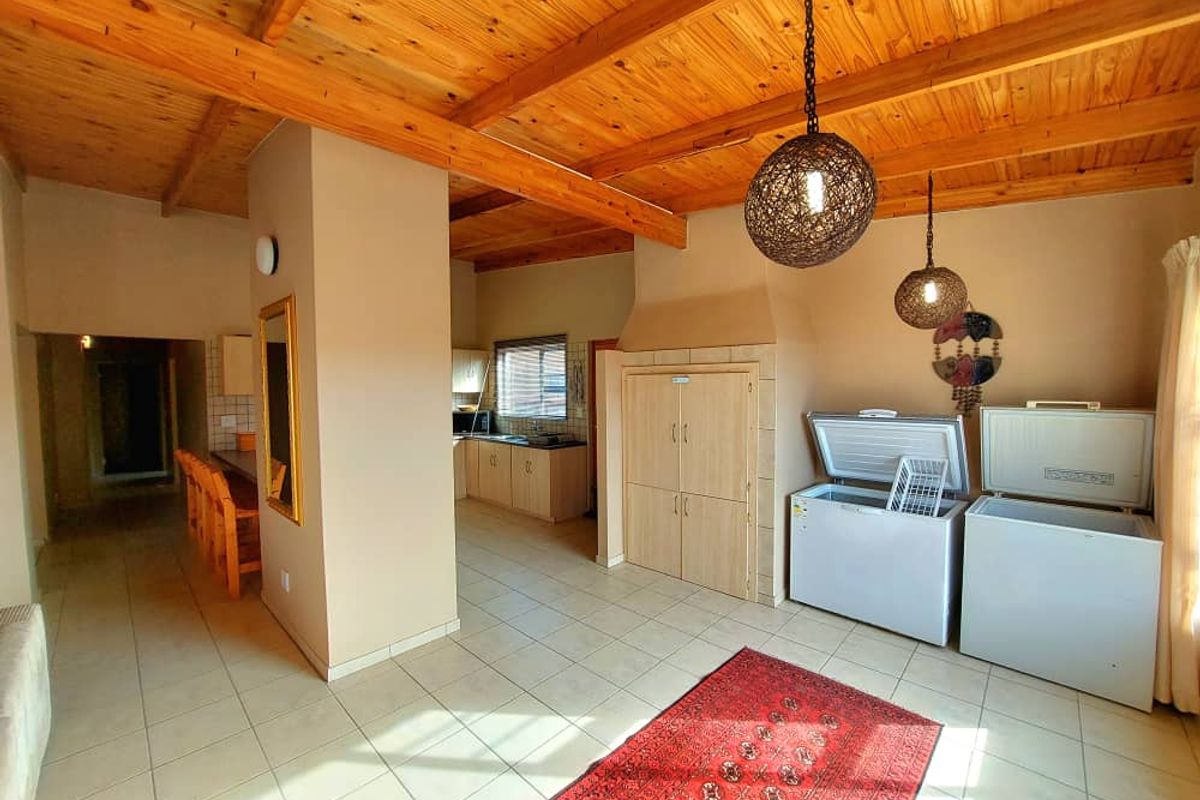 Perfect for Families: Spacious House & Flat in Tranquil Setting! - Photo 5