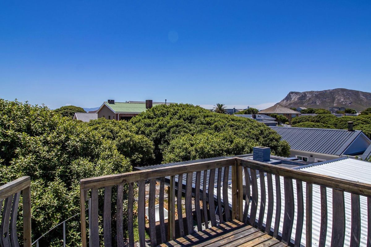 Sea-side Sanctuary in Kleinbaai - Photo 3
