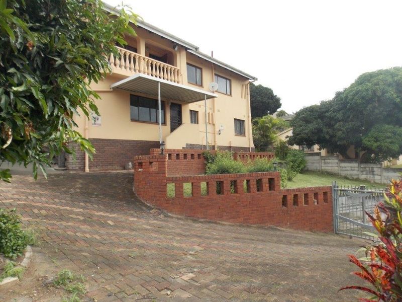 WELL MAINTAINED AND NEAT 5 BED HOUSE IN KHARWASTAN - Photo 1