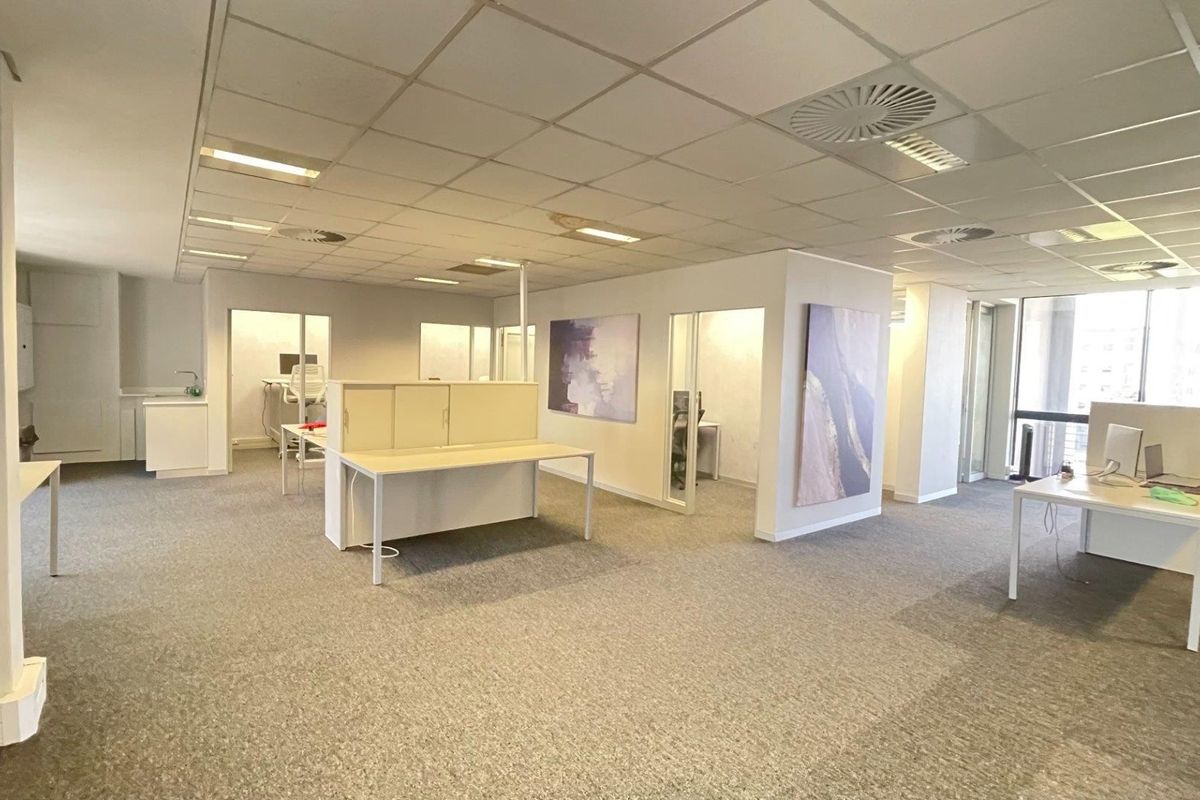 Contemporary 3rd Floor Corporate Offices | Mayfair on the Lake | Umhlanga Ridge - Photo 4