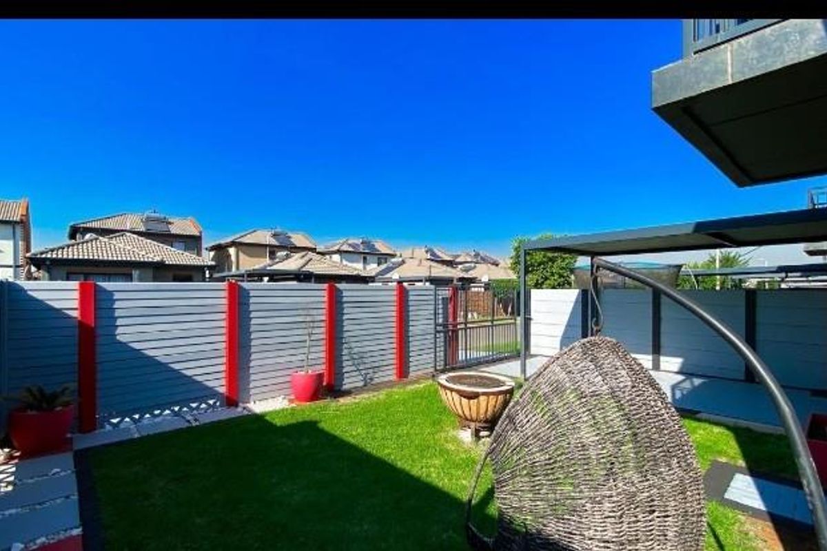Modern Living at Its Finest - Photo 4
