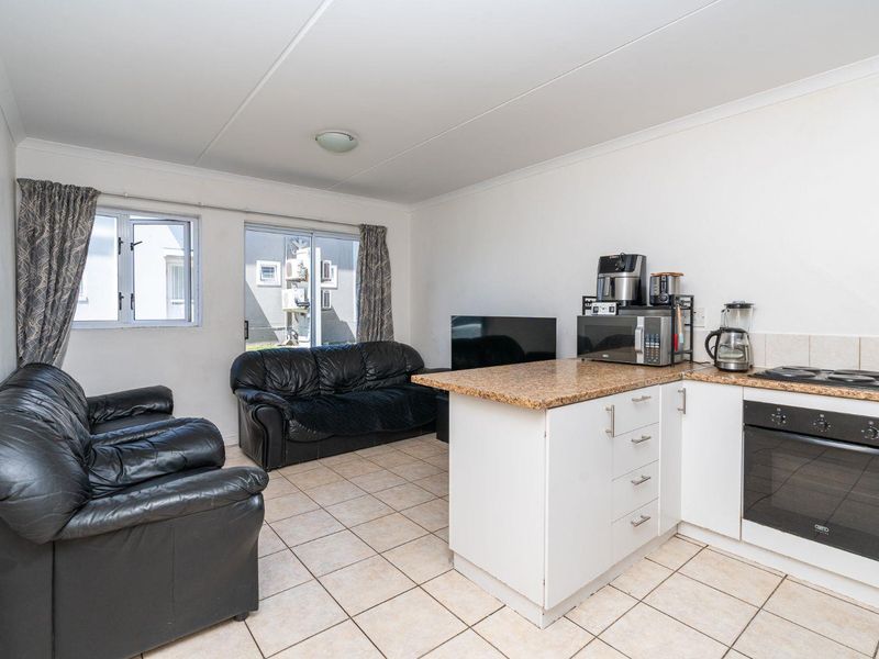 Charming 2-Bedroom Ground Floor Apartment - Photo 4