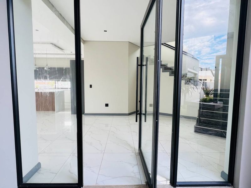 No Transfer Duties- Brand-New Luxury 4 Bedroom Designer Home with Pool, Balconies & Boma – Walk to New Mall Opening Oct 2026 - Photo 10