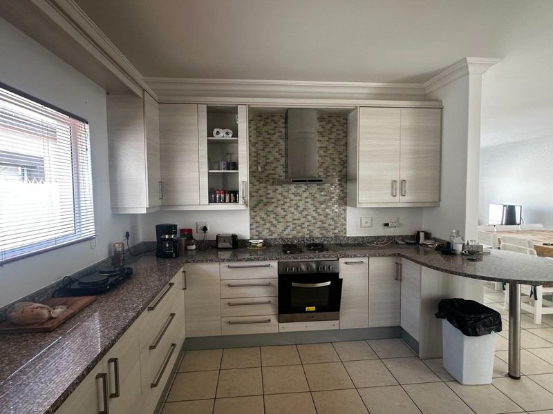Just Listed Bargain - Photo 2