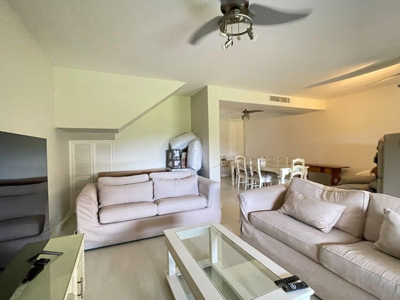 Fully Furnished 3-Bedroom Beachfront Apartment – Longbeach - Photo 8