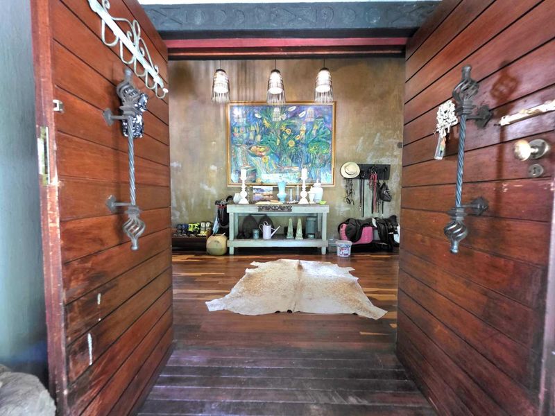 African-Lodge Lifestyle in Kloof Golf Course SRA – Unique, Luxurious and Exceptionally Well-Located - Photo 2