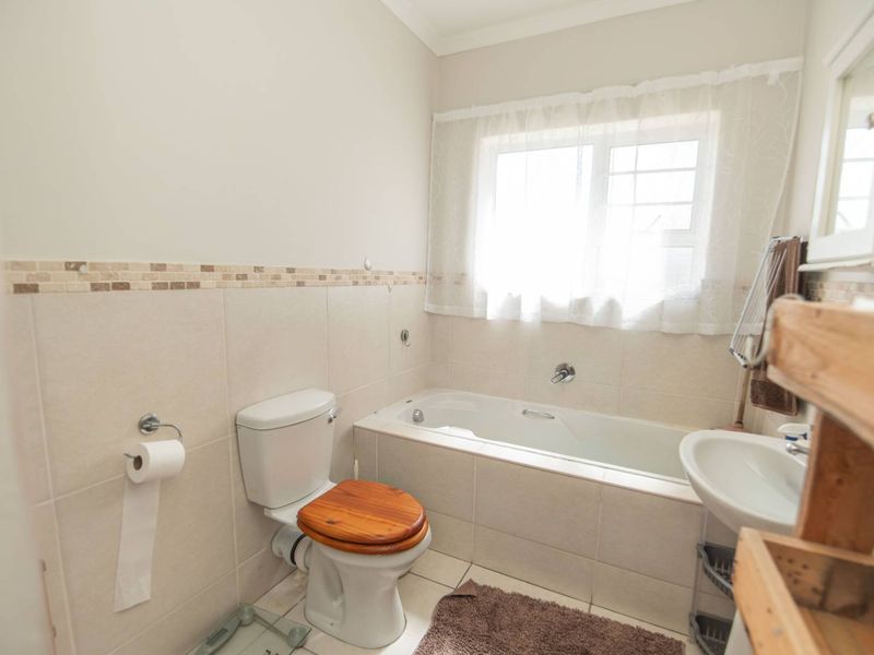 Lock-Up and Go! - Photo 10