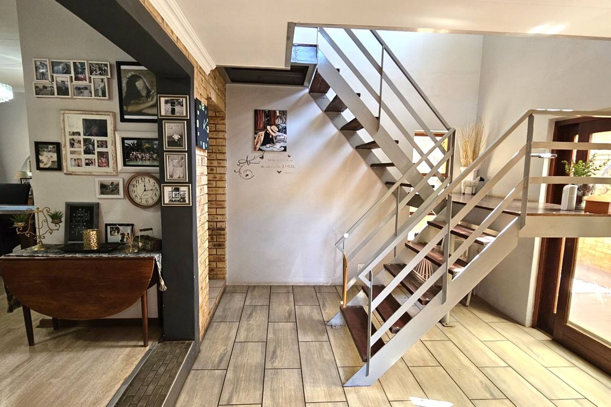 3 Bedroom Family Home in Montana Park - Photo 2