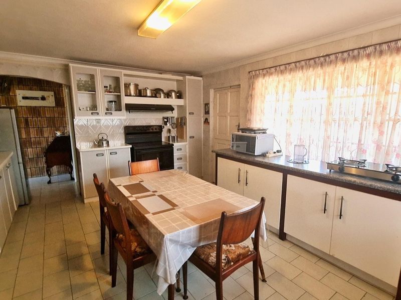 Majestic 5-Bedroom Facebrick Abode in Reservoir Hills: A Rare Opportunity for Shrewd Business Owners or Family - Photo 5