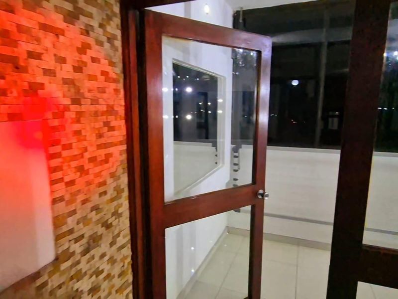 2 Bedroom modern Unit for Rent - Photo 7