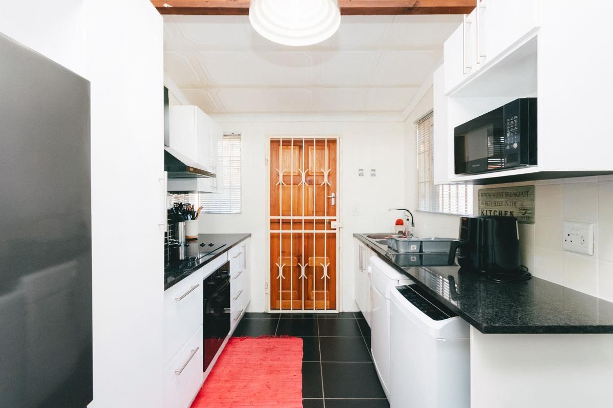 Neat 2 bedroom 2 bathroom unit for sale in Weltevreden Park Roodepoort - Photo 2