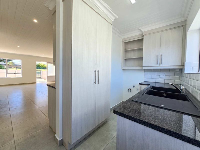 Newly built - Modern family home for sale in Stilbaai-Wes. - Photo 9