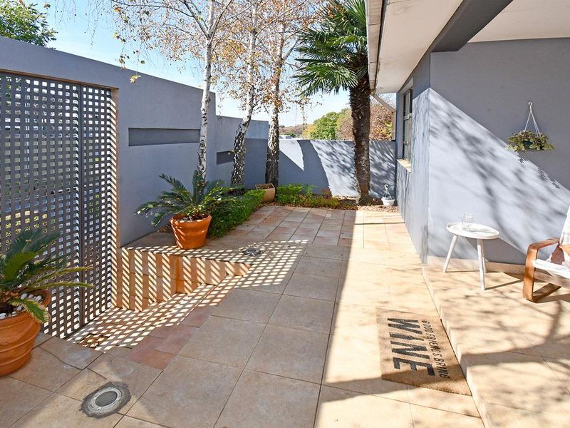 Dream Two-Ensuite Home in Norwood with Pool & Outdoor Study! - Photo 10