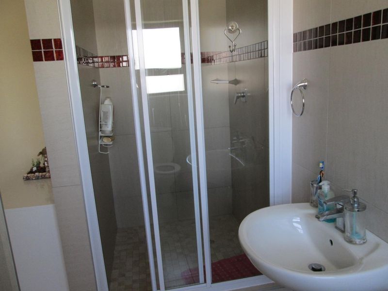 Modern double storey house close to all amenities - Photo 9