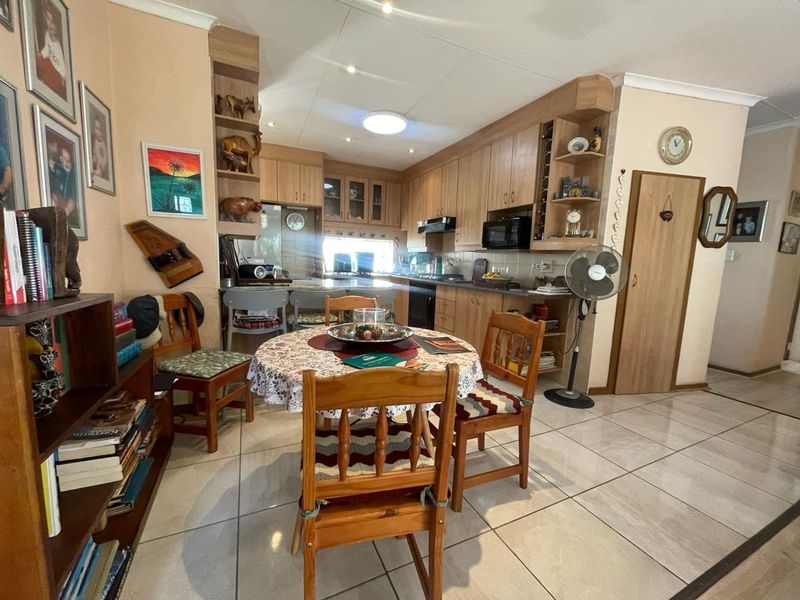 3 Bedroom Family Home - Photo 7