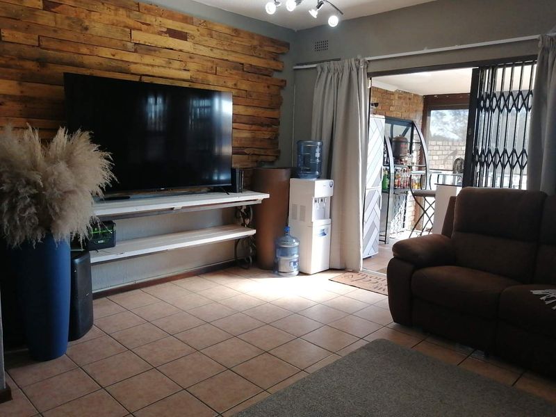 Wow! Stunning duplex townhouse - Photo 5
