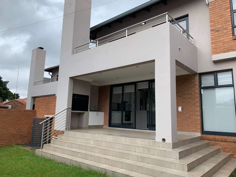 BEAUTIFUL HOME IN WATERKLOOF - GATED COMMUNITY - Photo 1