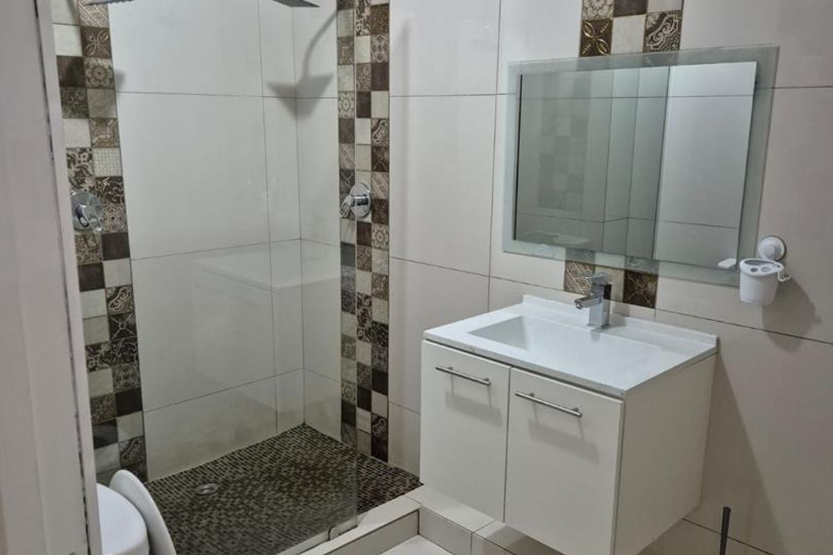 2 Bedroom modern Unit for Rent - Photo 3