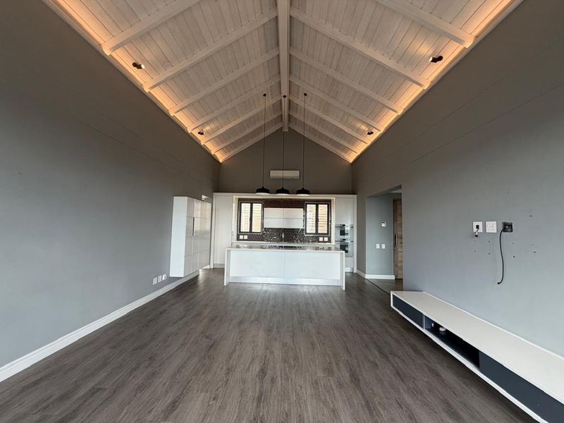 Stylish Duplex - Where elegance meets slopes - Photo 5