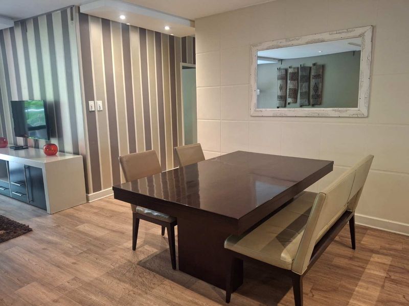 A GORGEOUS THREE BEDROOM FURNISHED APARTMENT - Photo 3