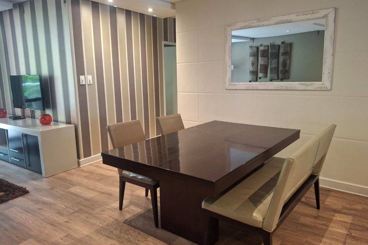 A GORGEOUS THREE BEDROOM FURNISHED APARTMENT - Photo 3