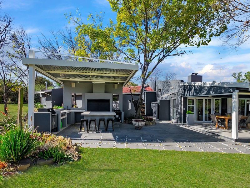 ADMIRABLE FAMILY HOME IN A QUIET AND CONVENIENT LOCATION, OOZING CHARACTER, AND CHARM WITH A MODERN STYLE - Photo 9