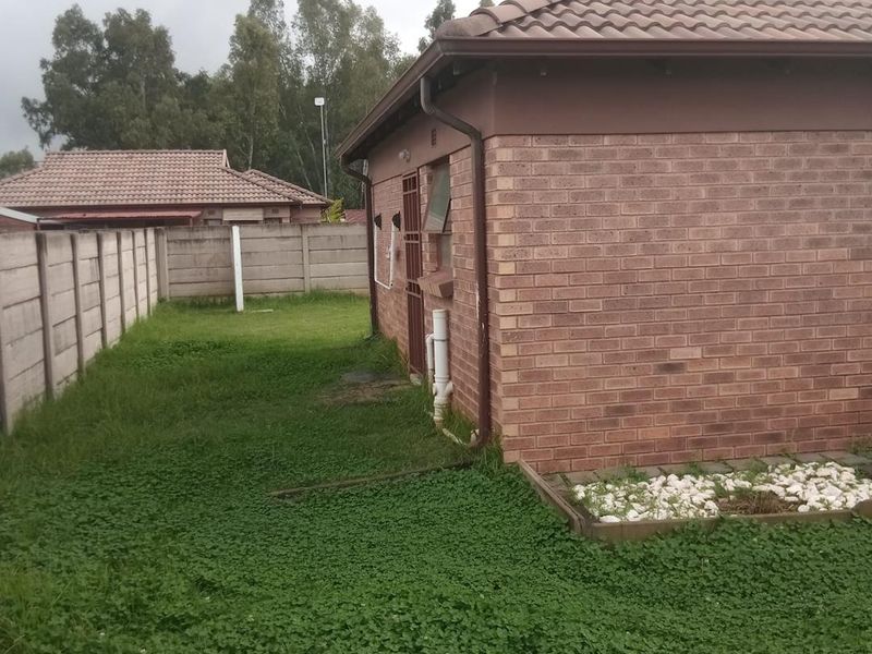 3 Bedroom House In Midrand Village - Photo 2