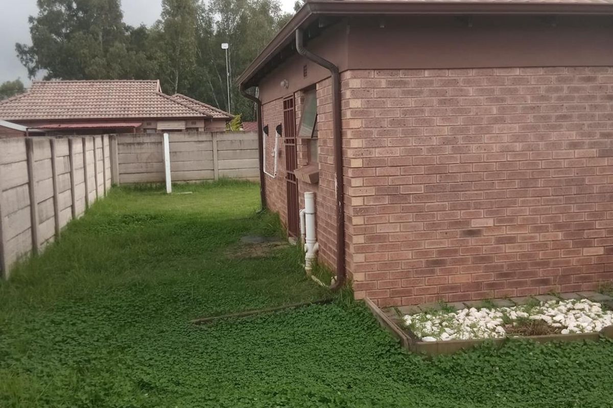 3 Bedroom House In Midrand Village - Photo 2