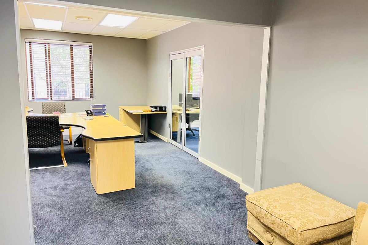 Commercial Propery/Office for Rental in Honeydew - Roodepoort. - Photo 2