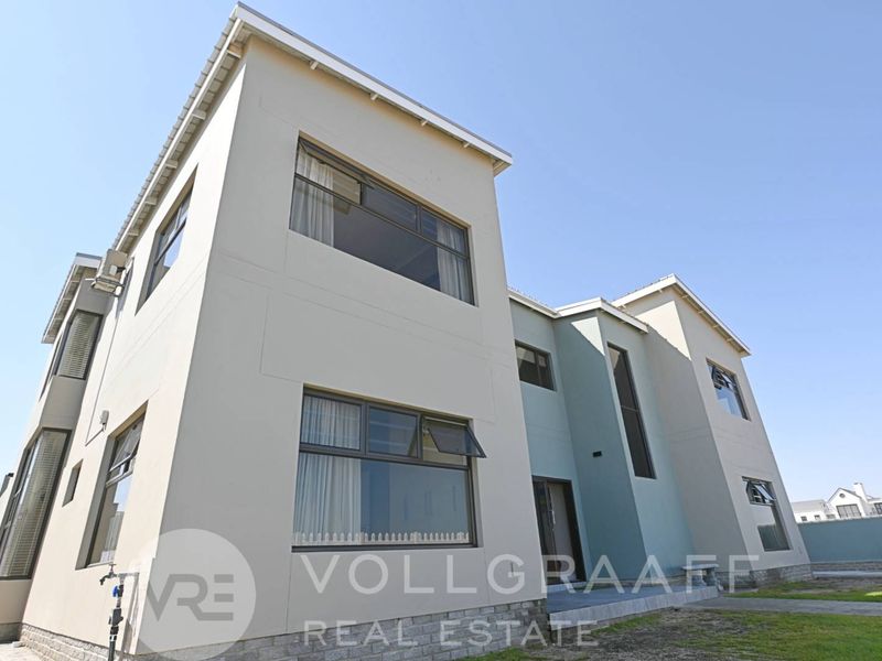 Five-Bedroom Seafront Home For Sale - Mile 4, Extension 1 - Photo 2