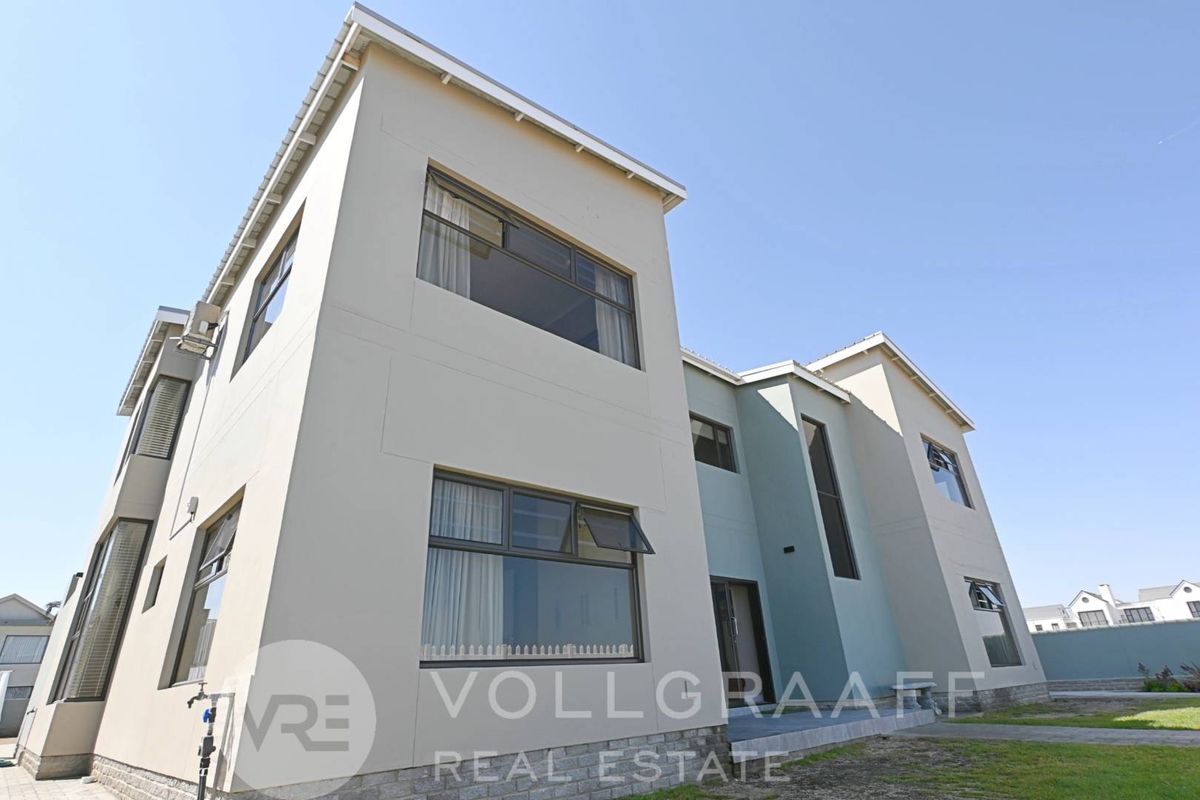 Five-Bedroom Seafront Home For Sale - Mile 4, Extension 1 - Photo 2
